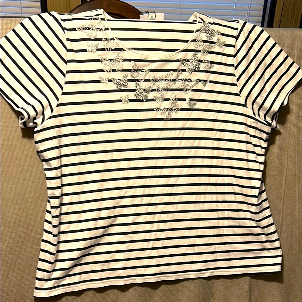 White short sleeve shirt with black stripes